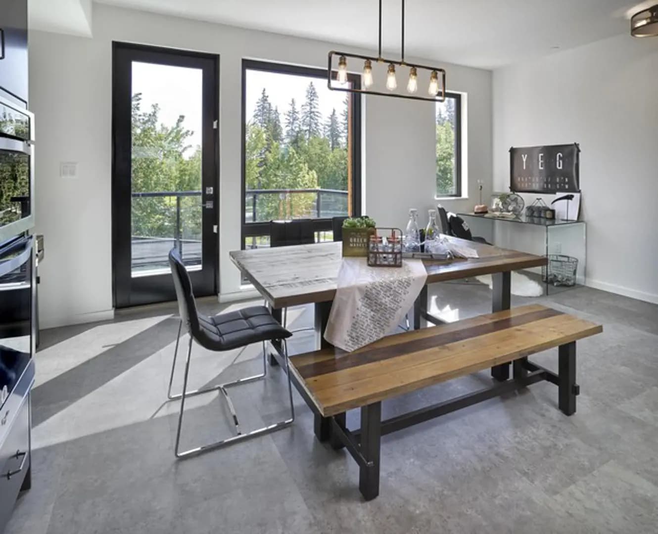 Pivot Rutherford - Main View