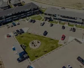 Meadowview Point Town - Main View