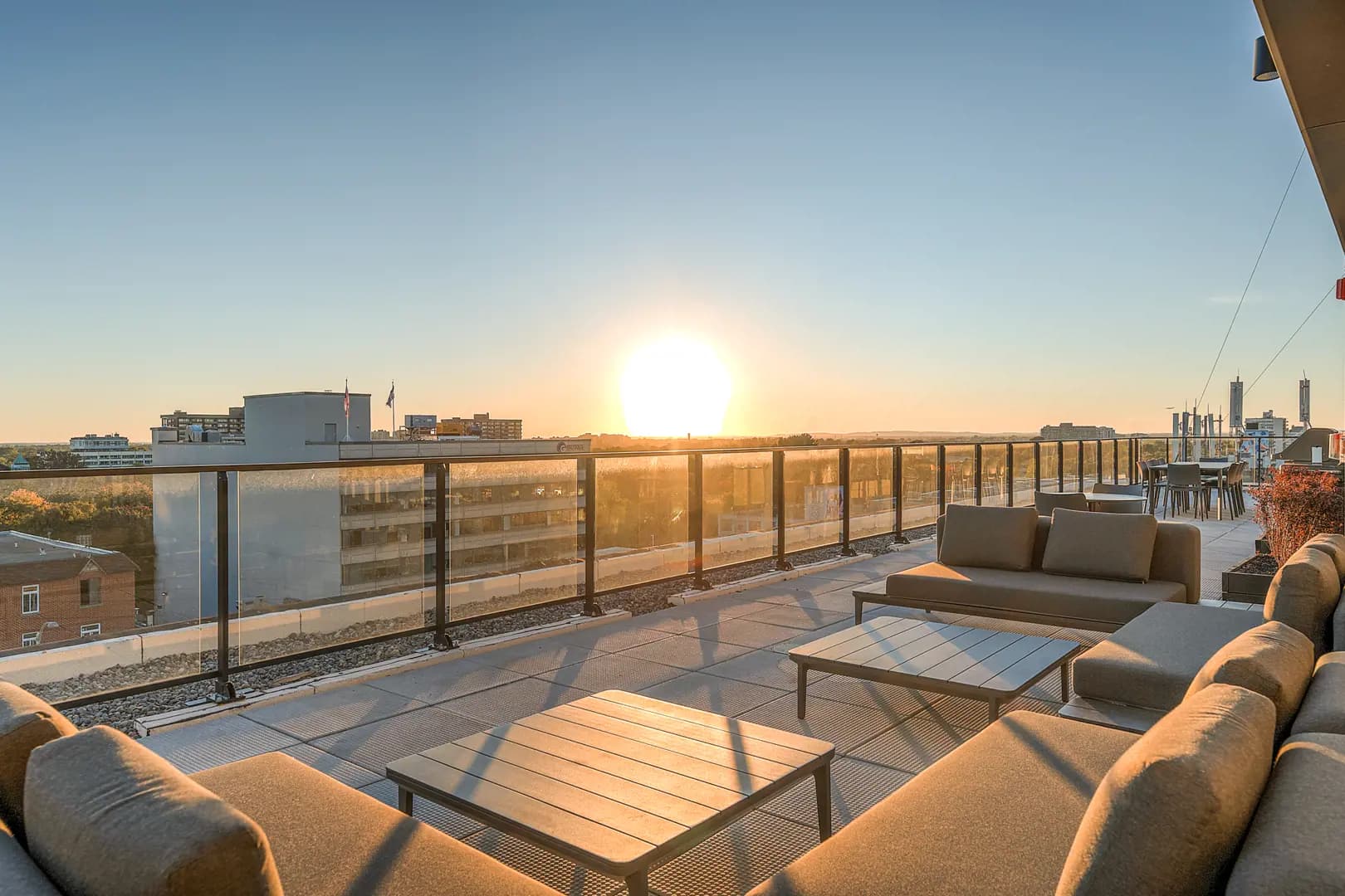 Théâtre Snowdon Condominiums - View 3
