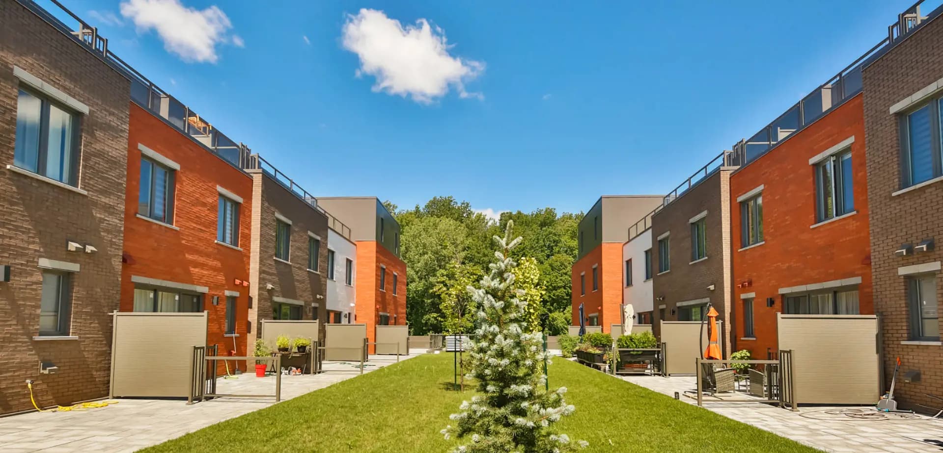 Maisons de Ville LaSalle Parc Angrignon Towns - Main View